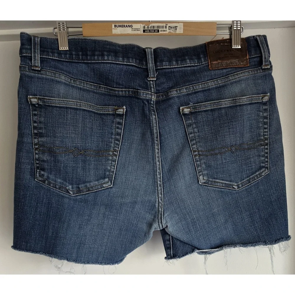 Lucky Brand Women's Shorts Size 34 Blue Solid Casual Bermuda Chino - Picture 2 of 9